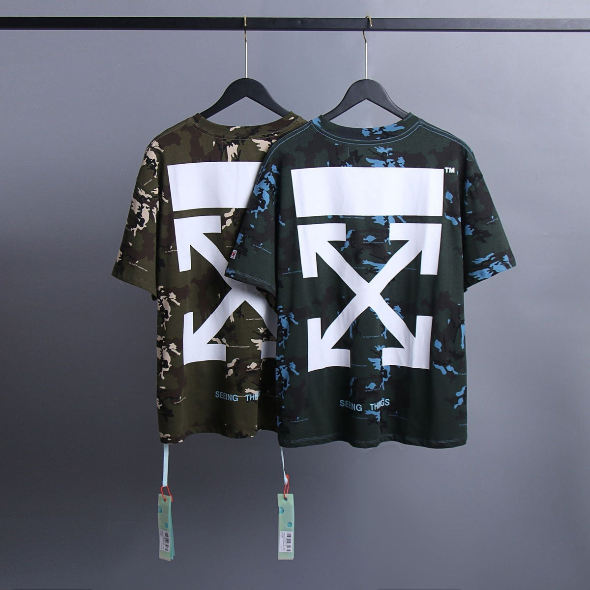 OFF-WHITE "Seeing Things" Camo Arrow Graphic T-Shirt